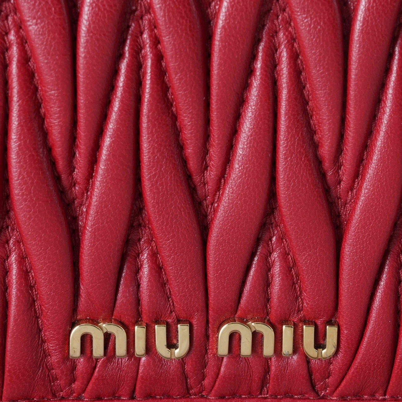 MIU MIU(USED)미우미우 5MH016 마틀라세 반지갑 레드